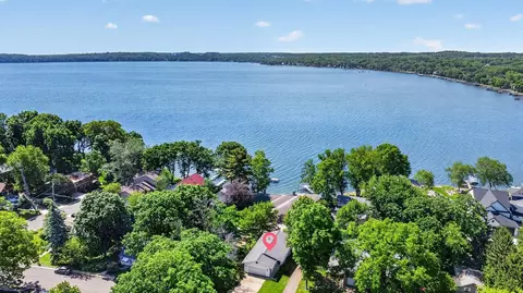 5813 Roosevelt St, Middleton, WI 53562