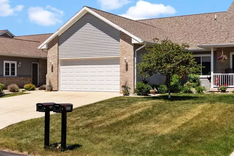 309 Pebble Brook Ln, Lodi, WI 53555