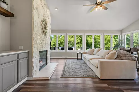 2919 Dolomite Springs Cir, Blue Mounds, WI 53517