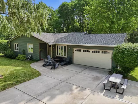4692 Gaston Cir, Cottage Grove, WI 53527
