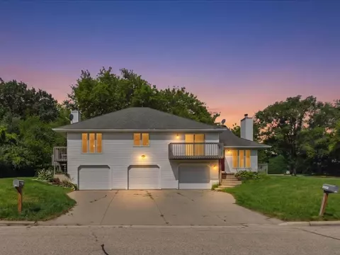 2683-2685 Aberdeen Ct, Fitchburg, WI 53711
