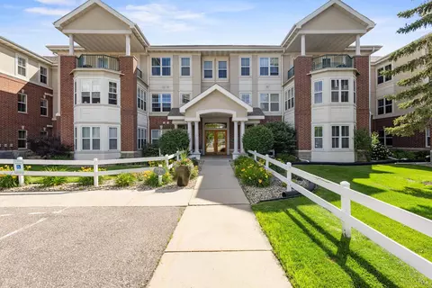 8530 Greenway Blvd #107, Middleton, WI 53562