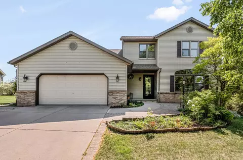 721 Overlook Ter, Deforest, WI 53532
