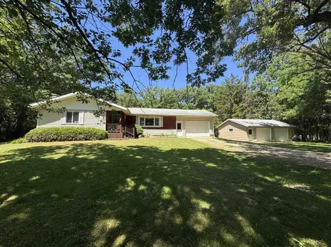 4529 E Palakwia Dr, Janesville, WI 53546