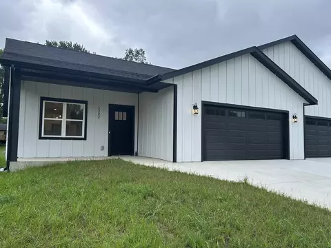 1222 Prairie Ave, Janesville, WI 53545