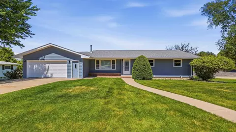1070 Princess Ct, Platteville, WI 53818