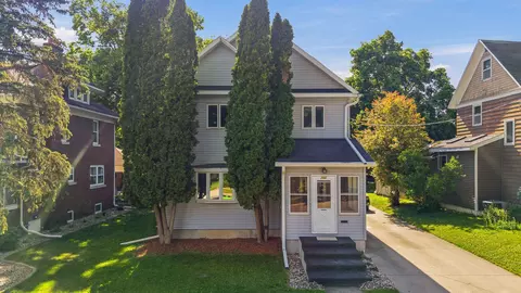 206 S Vita Ave, Beaver Dam, WI 53916