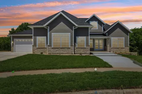 1468 Serenity Ct, Sun Prairie, WI 53590
