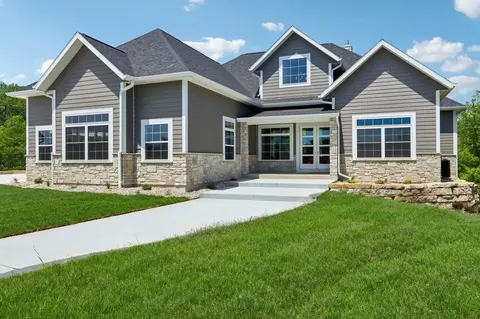 1468 Serenity Ct, Sun Prairie, WI 53590