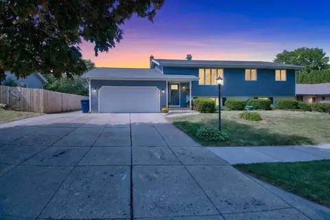 1518 Wolcott St, Janesville, WI 53546
