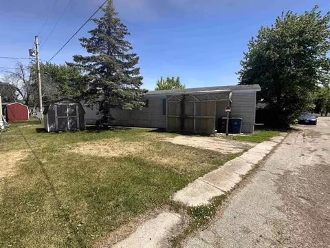 14 Mulberry Ln, Omro, WI 54963