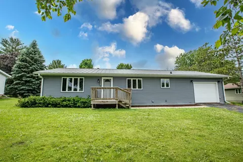 103 Quinn St, Ridgeway, WI 53582