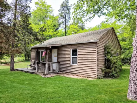 1087 E Hiawatha Dr, Wisconsin Dells, WI 53965