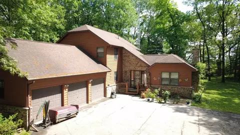 311 Maple Heights Rd, Marshall, WI 53559
