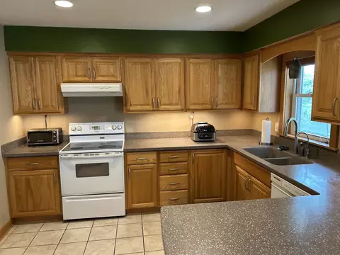 Kitchen - 500 W Riverside Dr, Waterloo, WI 53594 photo 5 of 11