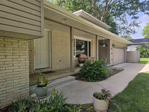 Exterior - 500 W Riverside Dr, Waterloo, WI 53594 photo 4 of 13