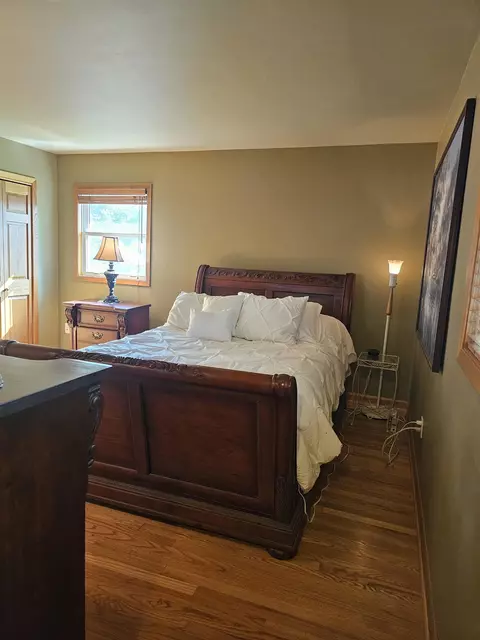 Bedroom - 500 W Riverside Dr, Waterloo, WI 53594 photo 5 of 14