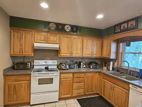 Kitchen - 500 W Riverside Dr, Waterloo, WI 53594 photo 2 of 7