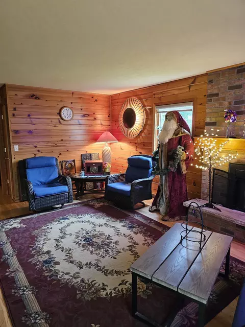 Living - 500 W Riverside Dr, Waterloo, WI 53594 photo 6 of 8