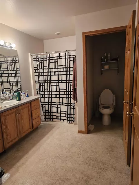 Bath - 500 W Riverside Dr, Waterloo, WI 53594 photo 1 of 5