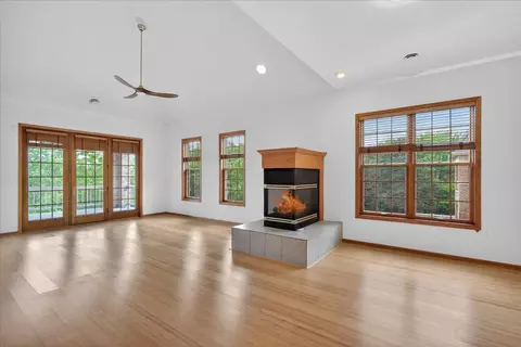 5418 Old Middleton Rd #301, Madison, WI 53705