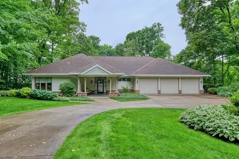 811 Farwell Dr, Madison, WI 53704