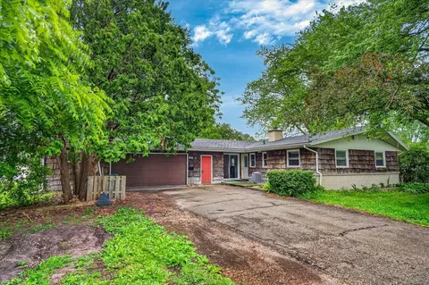 2001 Rae Ln, Madison, WI 53711