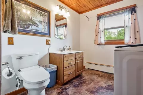 Bath - 3004 Riverside Dr, Beloit, WI 53511 photo 2 of 4