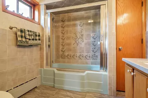 Bath - 3004 Riverside Dr, Beloit, WI 53511 photo 4 of 4
