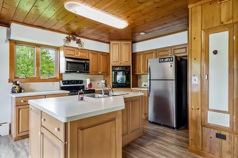 Kitchen - 3004 Riverside Dr, Beloit, WI 53511 photo 3 of 5