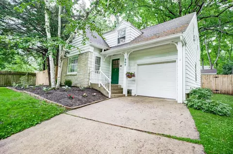 207 S Owen Dr, Madison, WI 53705