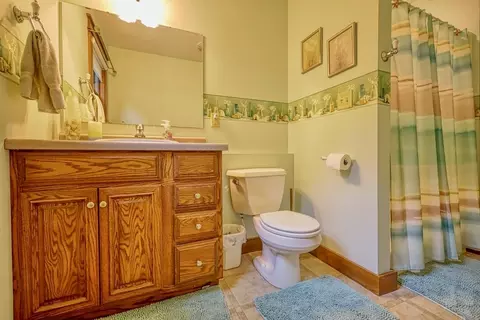Bath - e4930 Rolling Ridge Road, Spring Green, WI 53588 photo 6 of 8
