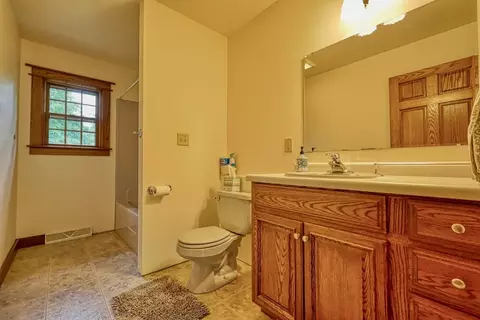 Bath - e4930 Rolling Ridge Road, Spring Green, WI 53588 photo 4 of 8