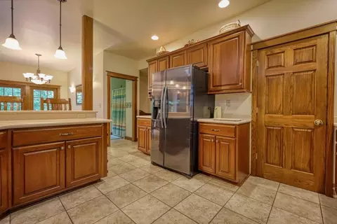Kitchen - e4930 Rolling Ridge Road, Spring Green, WI 53588 photo 5 of 6
