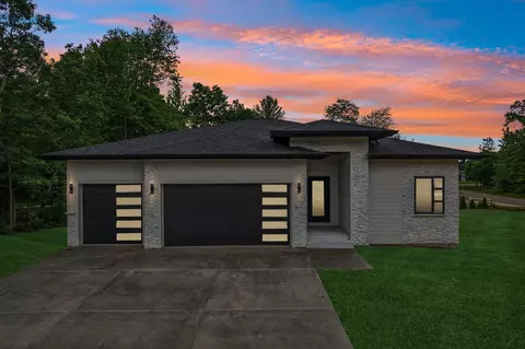 386 Oakbrook Dr, Wisconsin Dells, WI 53965