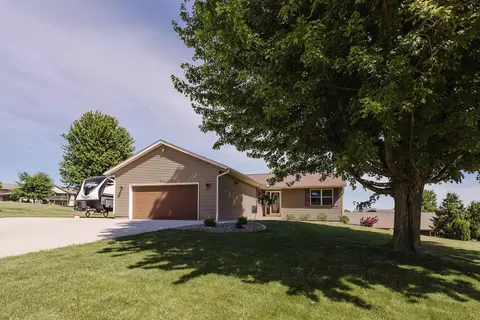 329 E Madison St, Dodgeville, WI 53533