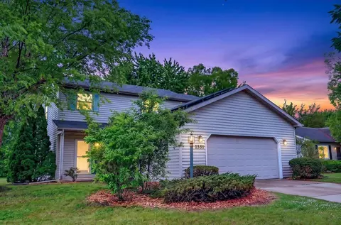 1331 Swordleaf Ln, Sun Prairie, WI 53590