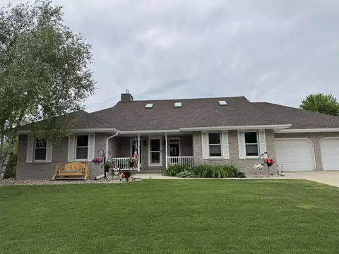 847 Cambridge Dr, Janesville, WI 53548