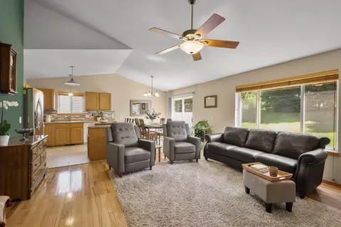 909 Tony Dr, Madison, WI 53704