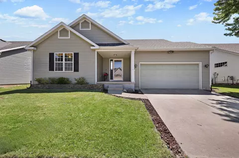 909 Tony Dr, Madison, WI 53704
