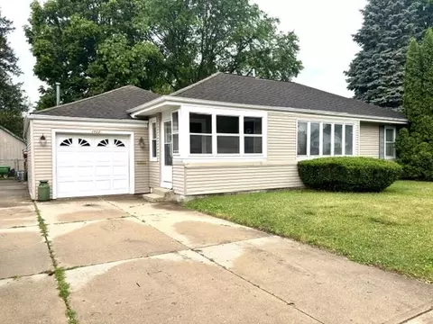 1402 Bennett St, Janesville, WI 53545