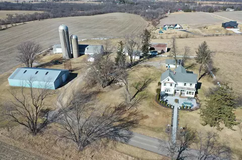 2749 Town Hall Rd, Mount Horeb, WI 53572
