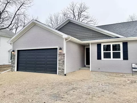 147 Orchid Ln, Stoughton, WI 53589