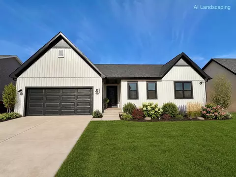 142 S 8th St, Evansville, WI 53536