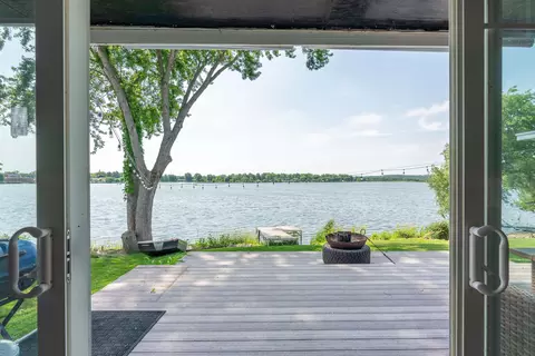 1326 Lakeview Dr, Tomah, WI 54660