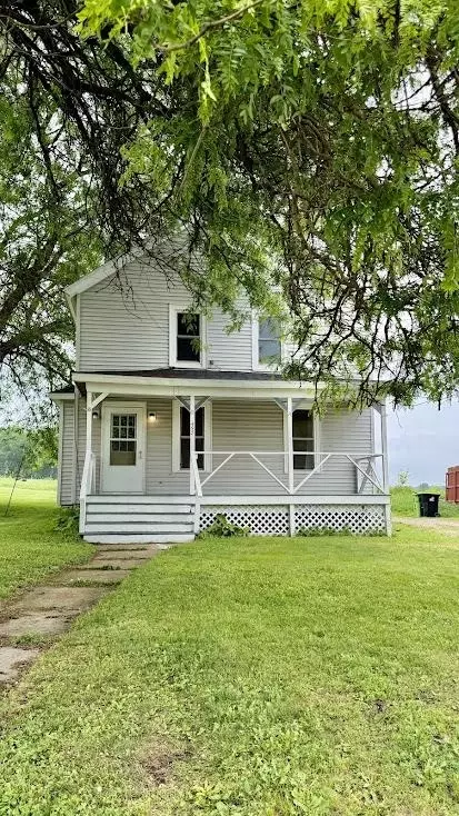Exterior - 495 E John St, Markesan, WI 53946 photo 2 of 3