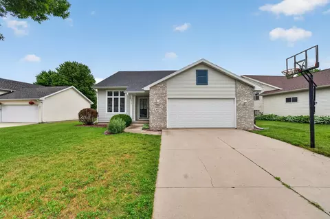 467 Sherbrooke Dr, Sun Prairie, WI 53590