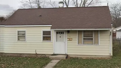713 Jean Ellen Dr, Beloit, WI 53511