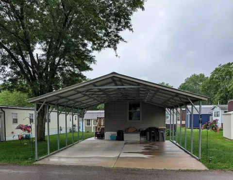 w5655 Wisconsin 33 #16, La Crosse, WI 54601