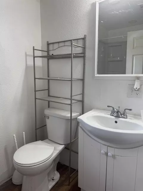 Bath - 1402 Henry Ave, Beloit, WI 53511 photo 3 of 3